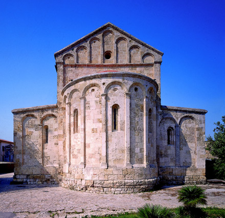 Porto Torres (Sassari), Chiesa di San Gavino, esterno: prospetto absidale orientale Porto Torres (Sassari), Chiesa di San Gavino, esterno: prospetto absidale orientale